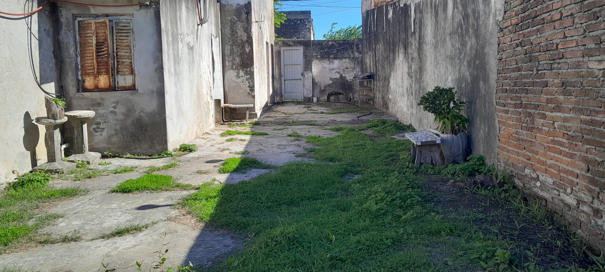 PROPIEDAD A RECICLAR CON TERRENO AMPLIO CALLE SAN MARTIN 169